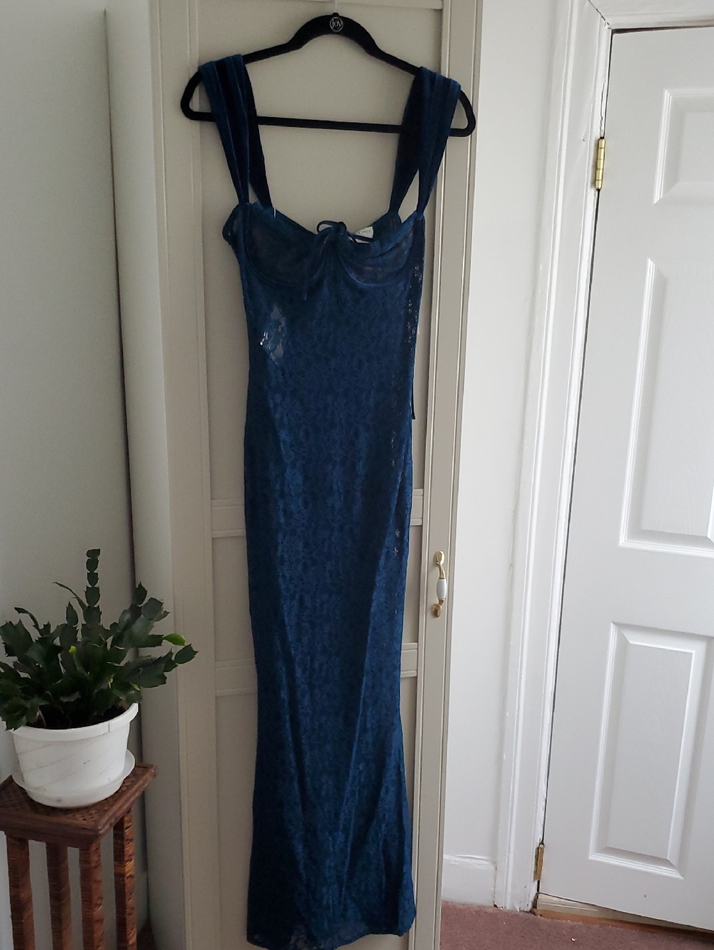 Miss Circle.veronica Lace Maxi Dress - Picture 4 of 7